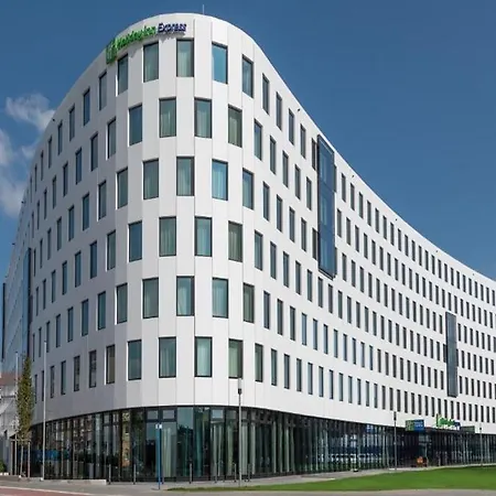 Express - Hauptbahnhof, An Ihg Hotel