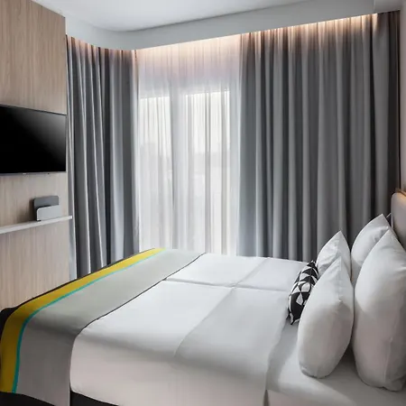 Express - Hauptbahnhof, An Ihg 3*