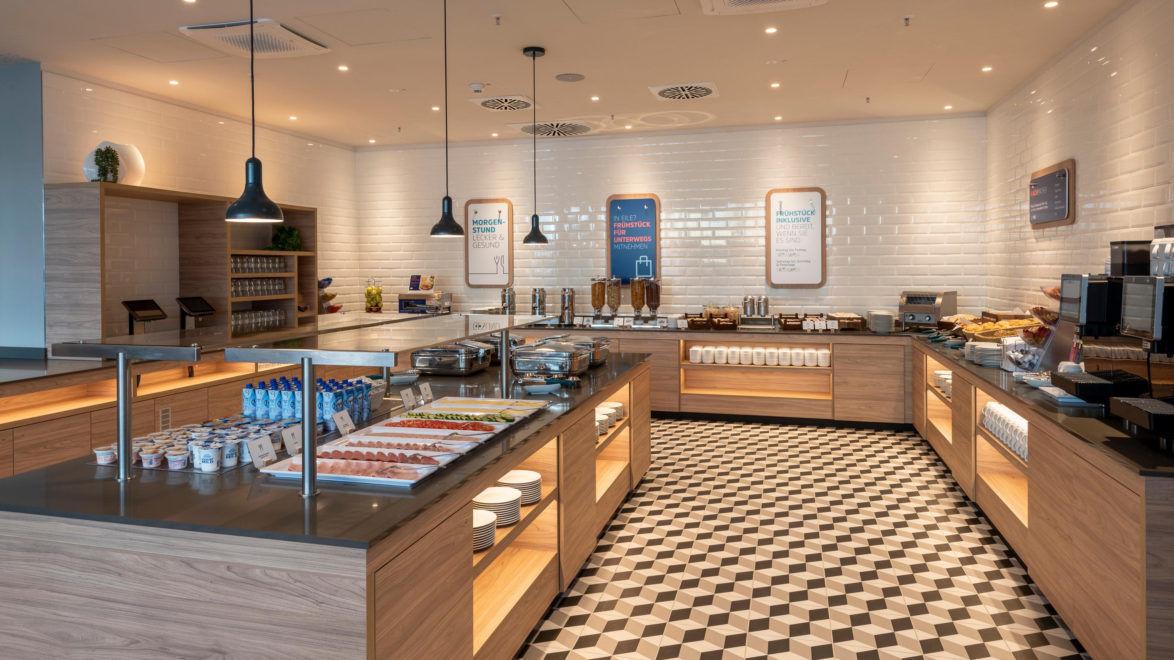 Hotel Express - Hauptbahnhof By Ihg