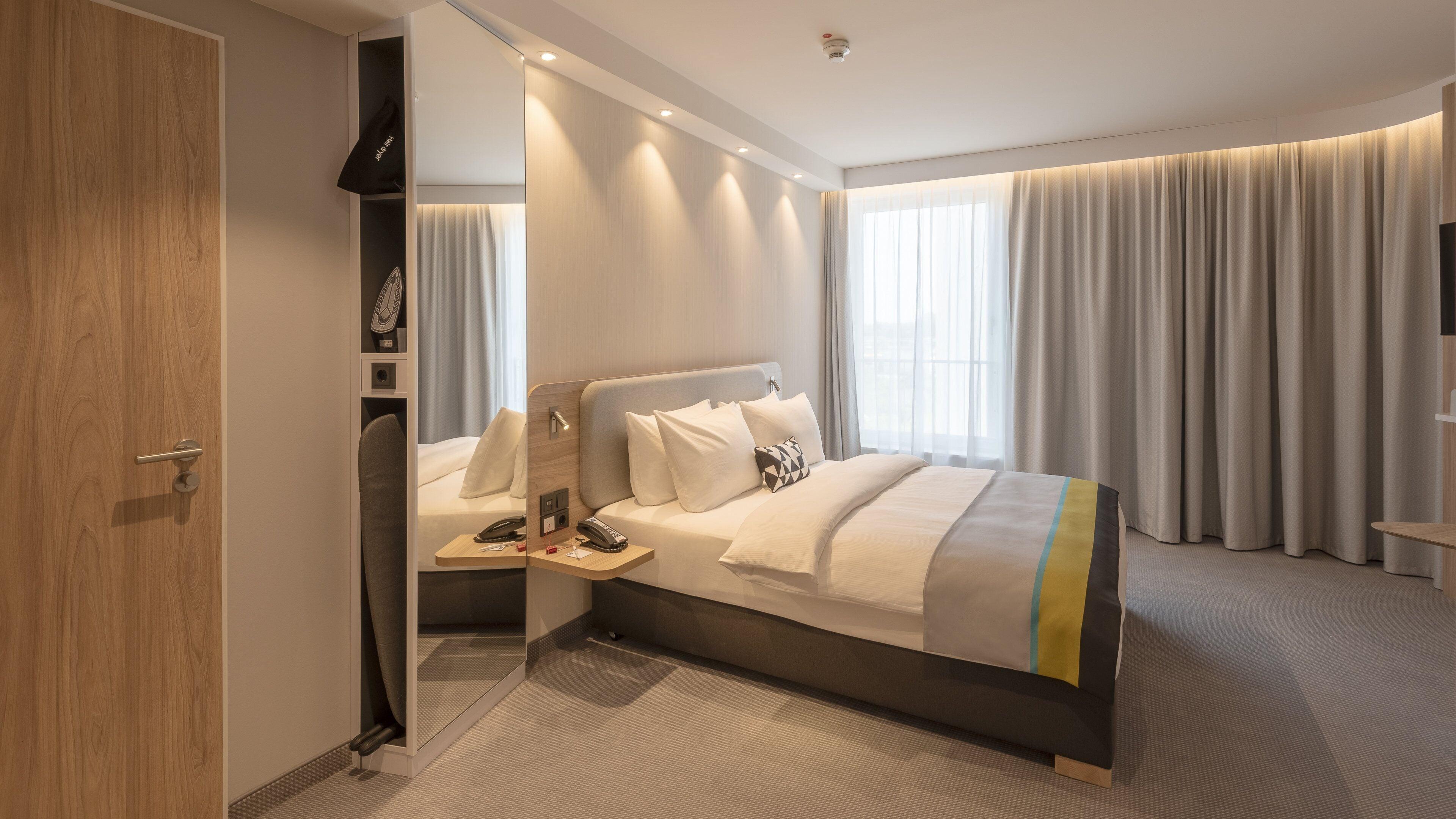 Express - Hauptbahnhof, An Ihg 3*