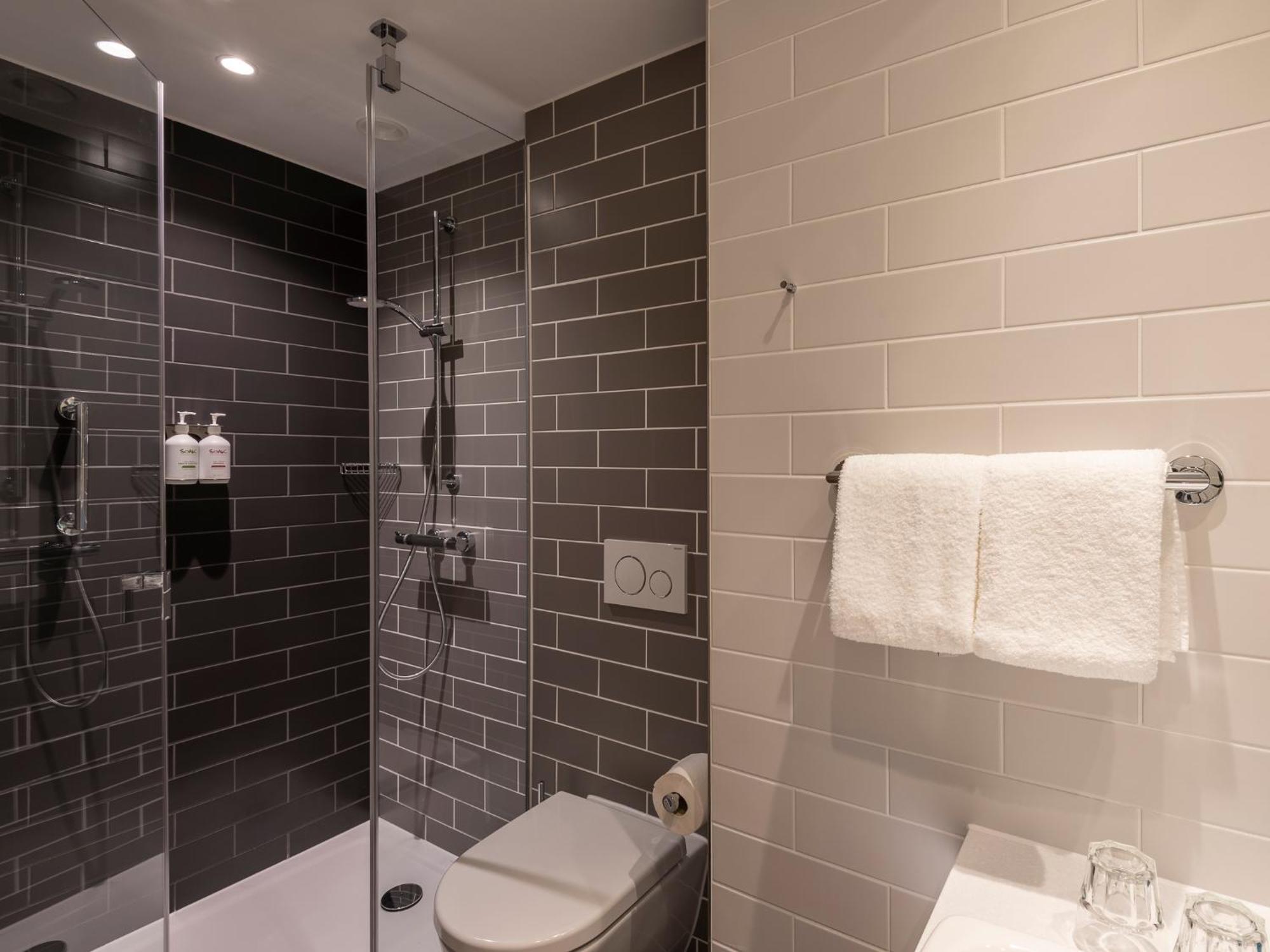 Hotel Express - Hauptbahnhof By Ihg